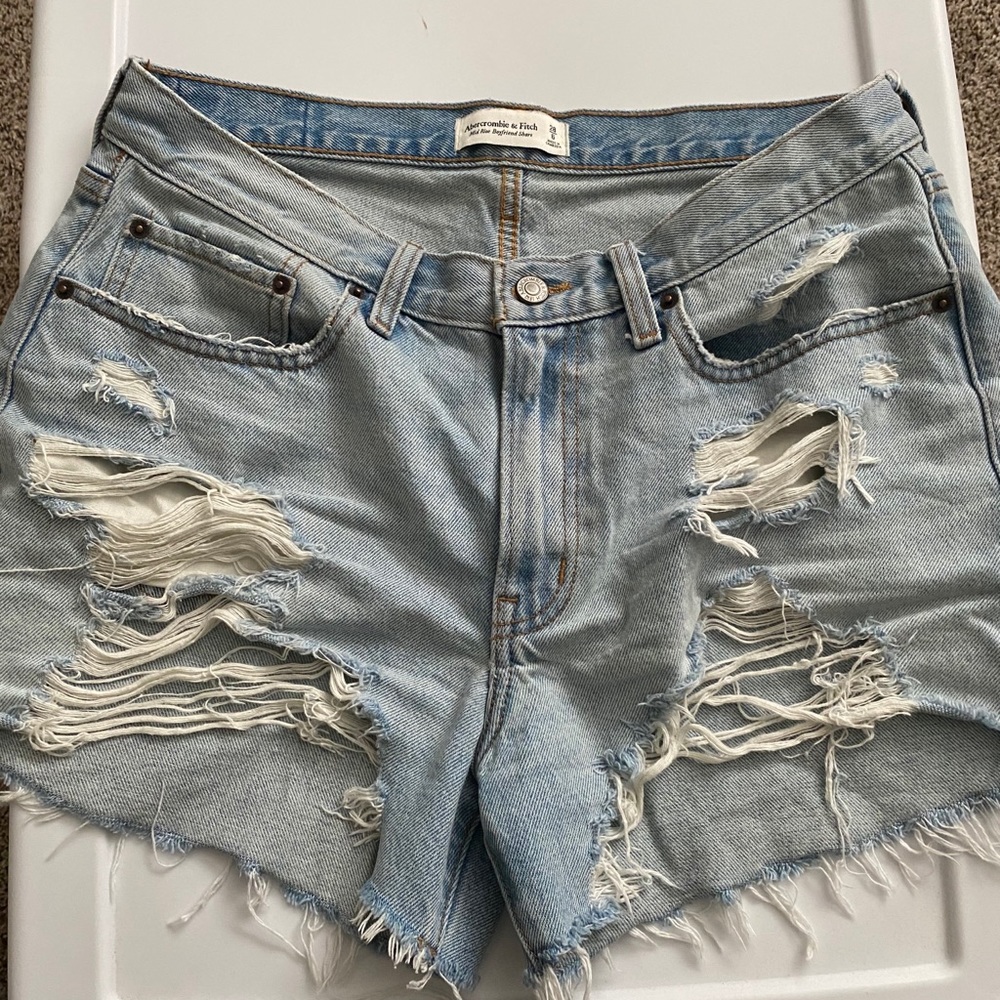 Super cute mid-rise boyfriend shorts